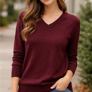 Calvin Klein Women's V-Neck Sweater in Wine 50% wool small